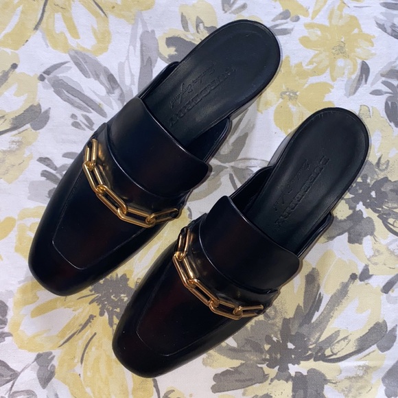NWOT BURBERRY Chic heeled black leather mules - Picture 6 of 11
